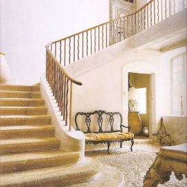 Hala a schodiště