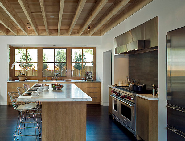 Kuchyně - dřevěný strop - 