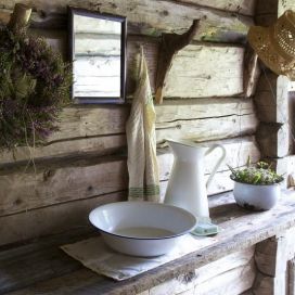 Venkovní dřevěná koupelna