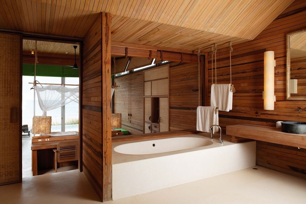 Dřevěné obklady v koupelně - 