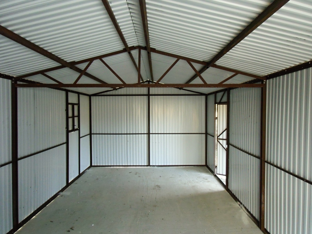Plechová garáž uvnitř - RCZ Plechové garáže