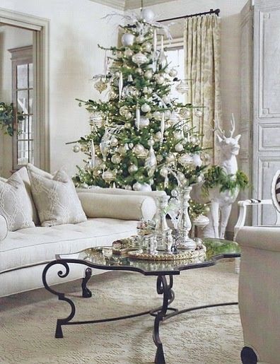 Vánoční stromeček v bílé barvě - 