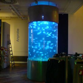 3000 litrové akvárium s medúzami