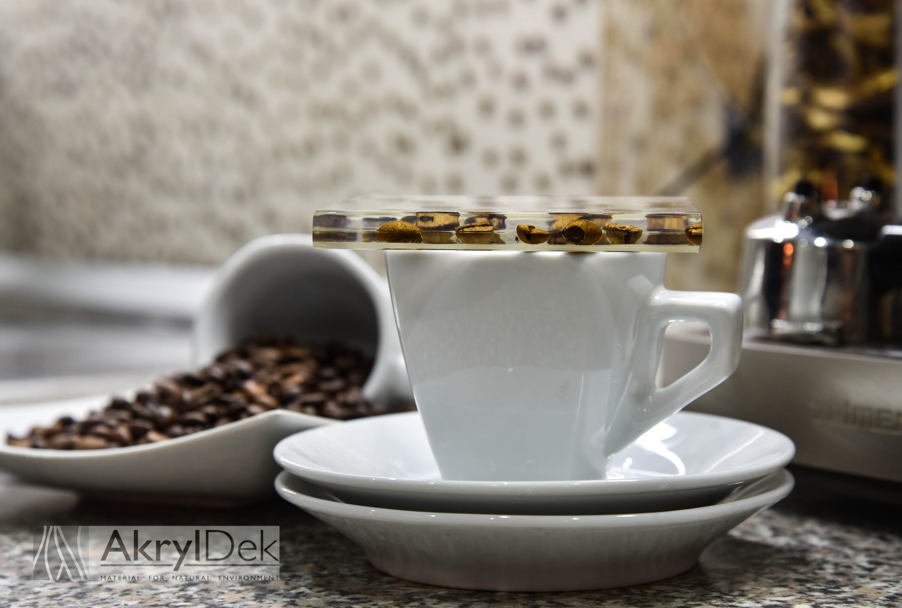 Kuchyňské obklady s motivem kávových zrn - AkrylDek s.r.o.