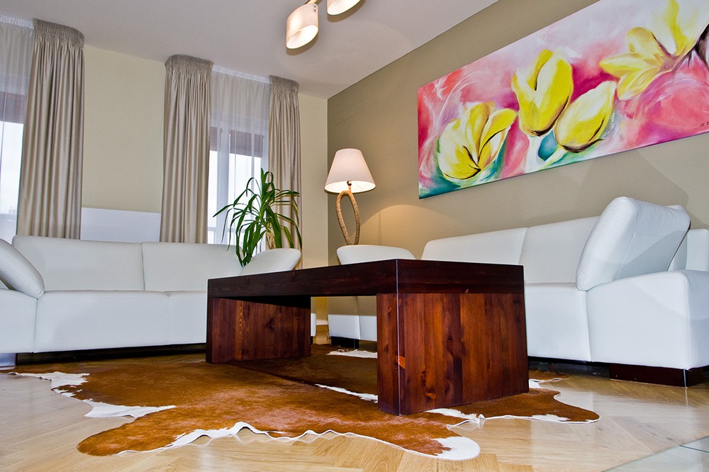 Obývací pokoj s výrazným obrazem - Home Designer