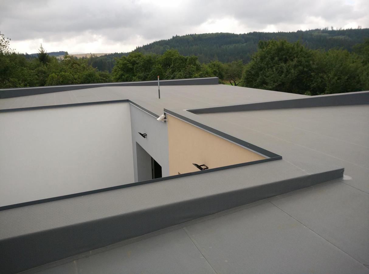 Hydroizolace střechy - Slavík izolace