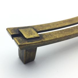 Rustikální úchytka Evita zlatá antik 96 mm