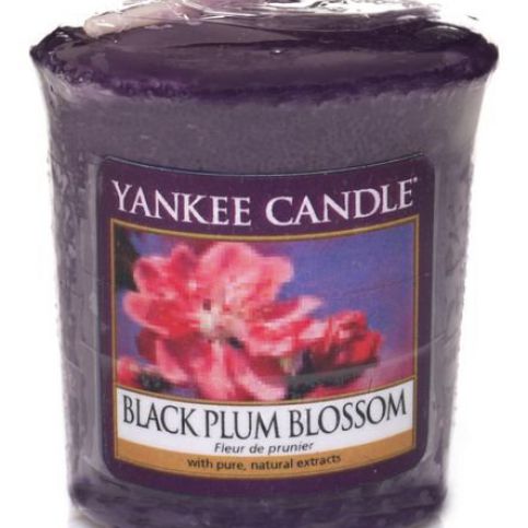Yankee Candle vonná votivní svíčka Black Plum Blossom  - Different.cz