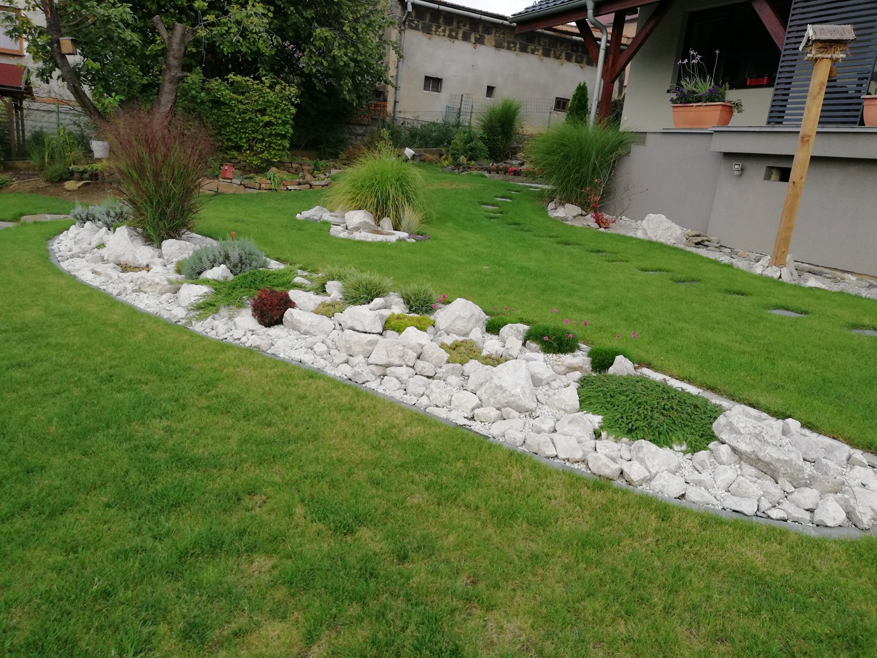 Skalka ze štramberského vápence - Realizace zahrad Krajíčková