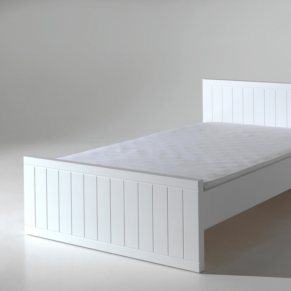Bílá dřevěná postel Vipack Robin 120 x 200 cm - Bonami.cz