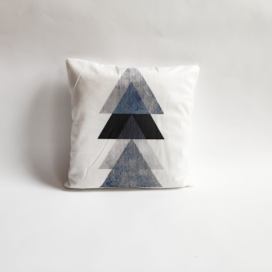 JAHU Povlak na polštář Black, 45 x 45 cm, trojúhelník