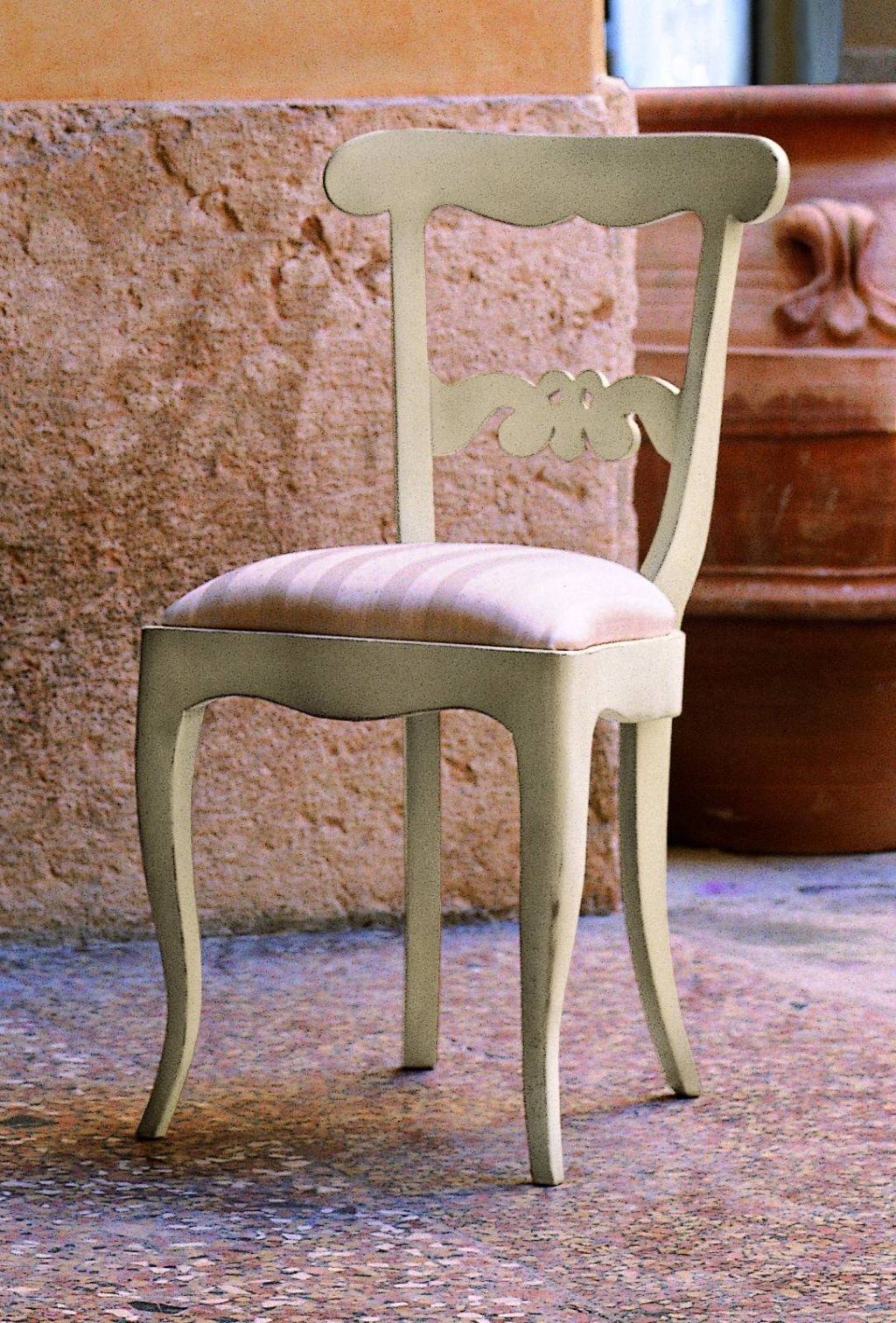 Stylová židle bez opěrek růžové pruhy 50x50x90 styl vintage Mdum - M DUM.cz