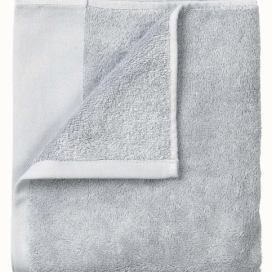Sada 4 světle šedých ručníků Blomus. 30 x 30 cm
