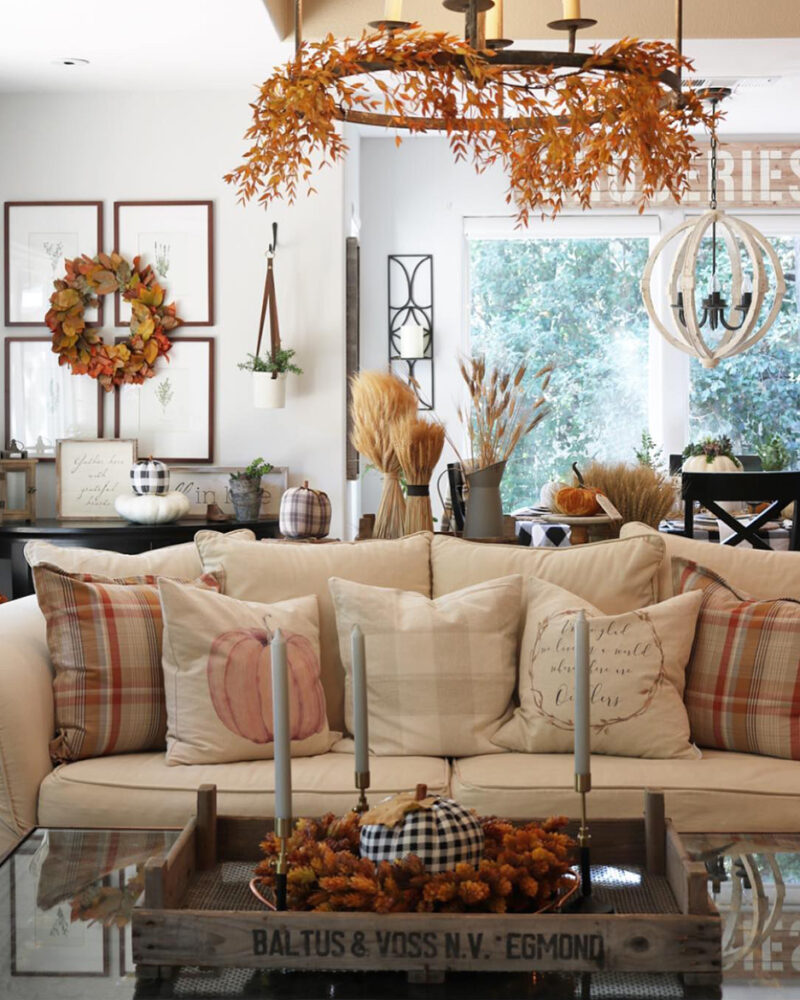 podzimní dekorace v obýváku - 