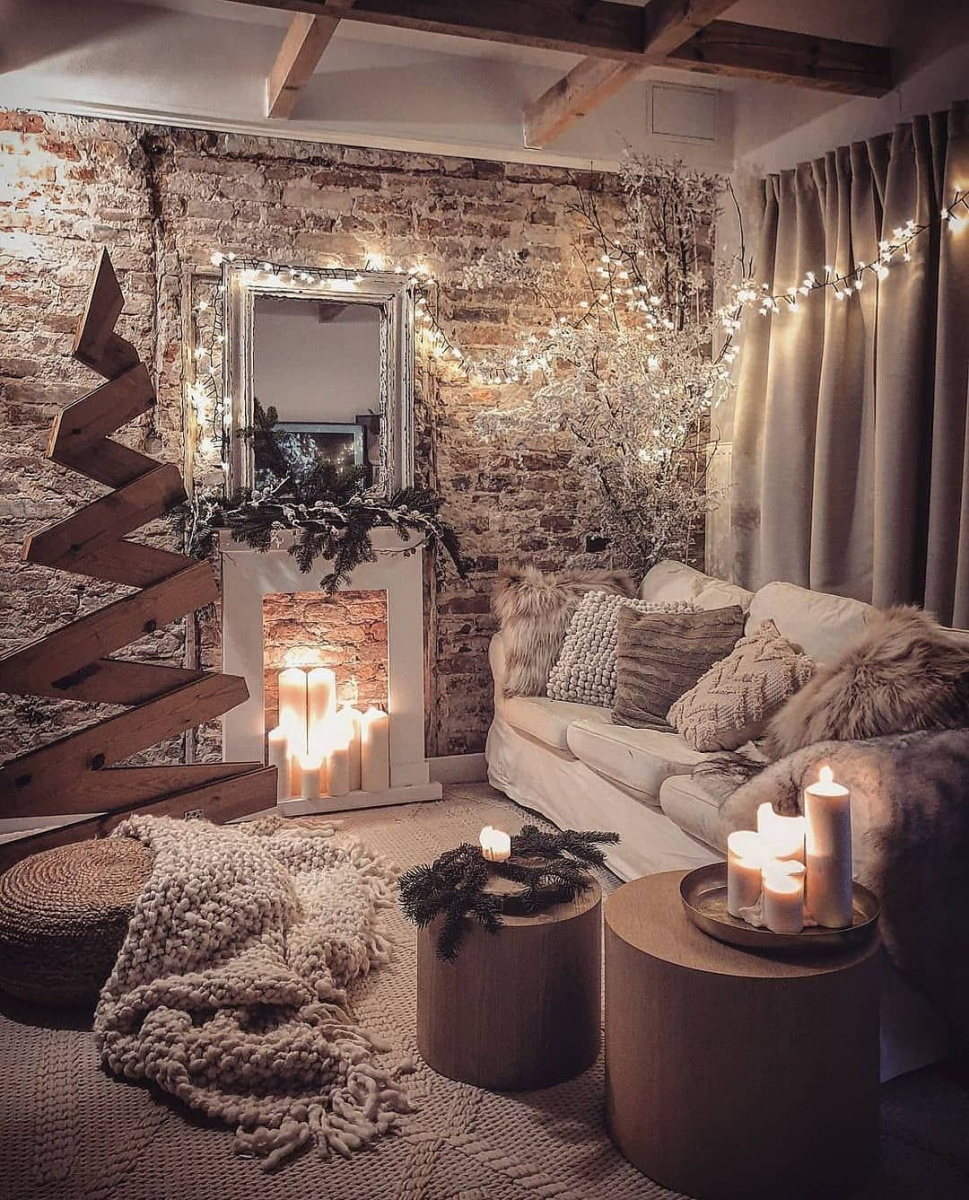 Nazdobený vánoční obývací pokoj - 