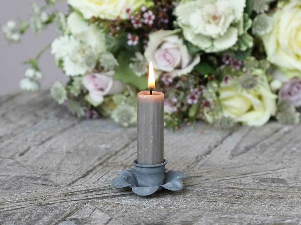 Zinkový antik svícen na úzkou svíčku Flower - Ø 6,5*2cm Chic Antique - LaHome - vintage dekorace