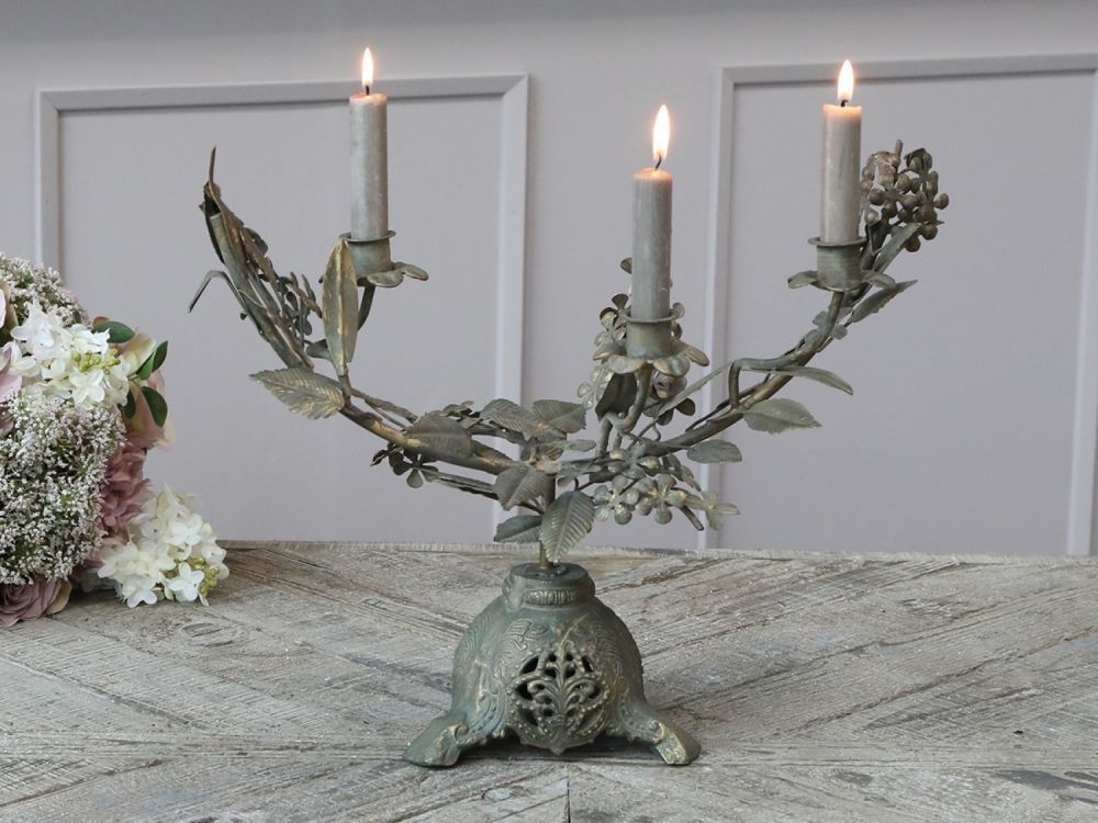 Bronzovo-zelený kovový svícen s listy Leaves na 3 úzké svíčky - 46*18*36 cm Chic Antique - LaHome - vintage dekorace