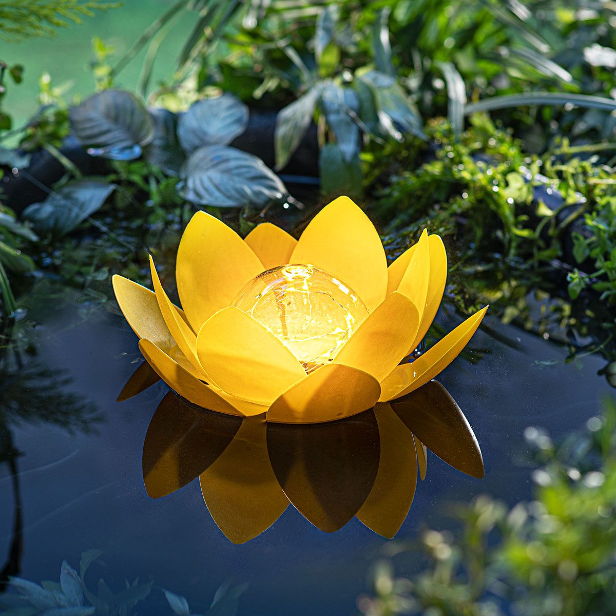 Weltbild Solární plovoucí dekorace Lotus, žlutá - Velký Košík