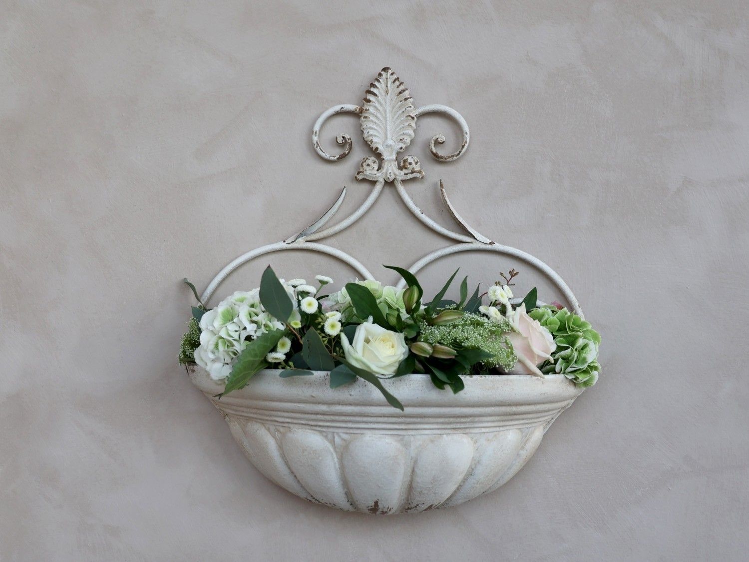 Krémový nástěnný box na květiny ve starém francouzském stylu - 45*20*48cm Chic Antique - LaHome - vintage dekorace
