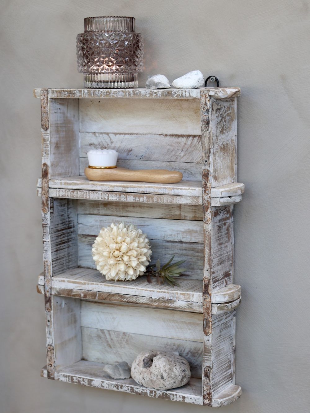 Bílá antik dřevěná retro nástěnná polička Grimaud Brick - 31*8*42cm Chic Antique - LaHome - vintage dekorace
