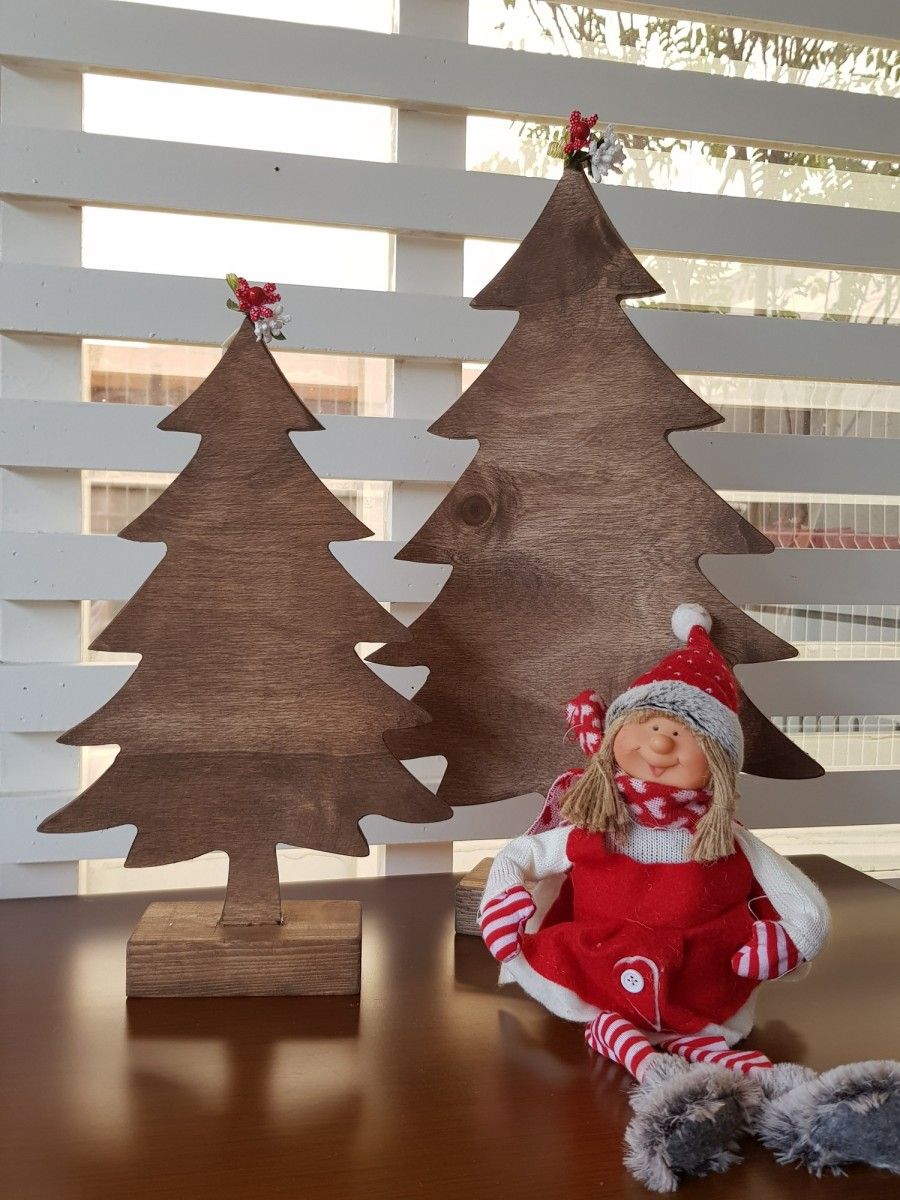 Hanah Home Vánoční dřevěná dekorace s ozdobou Christmas Tree 2 ks - Houseland.cz