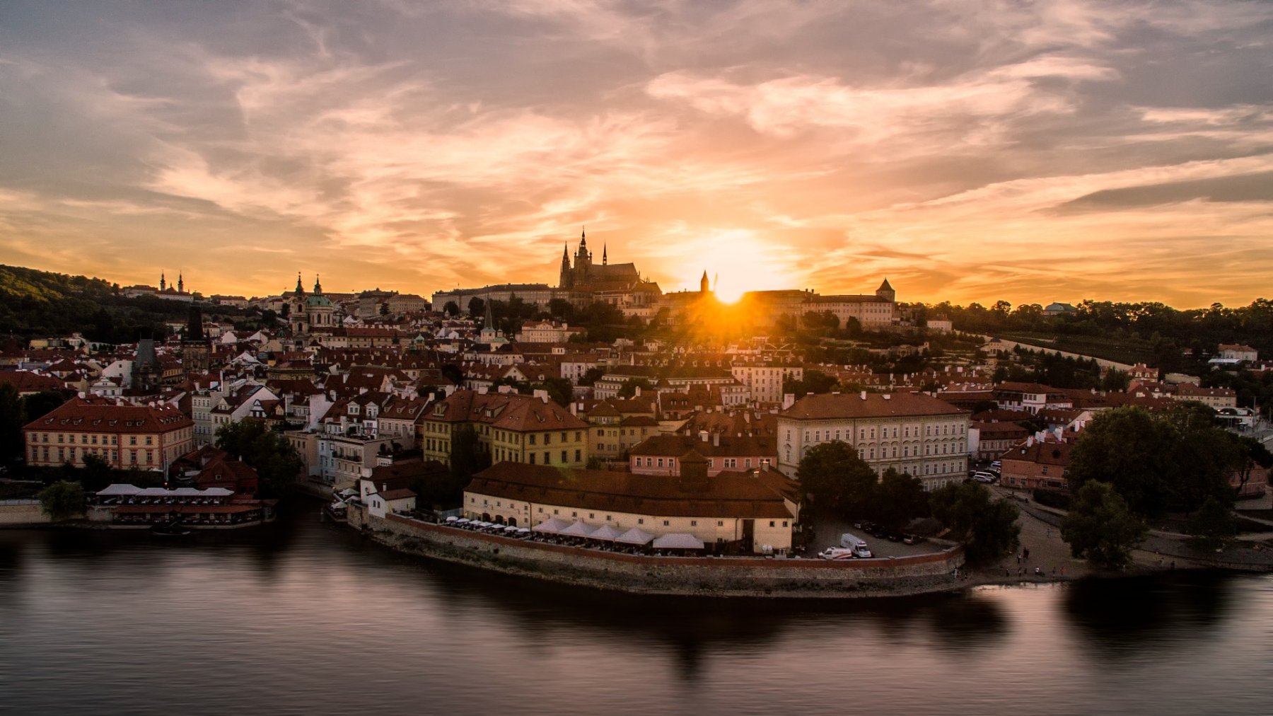 Praha - Skyworker - foto a video z dronu