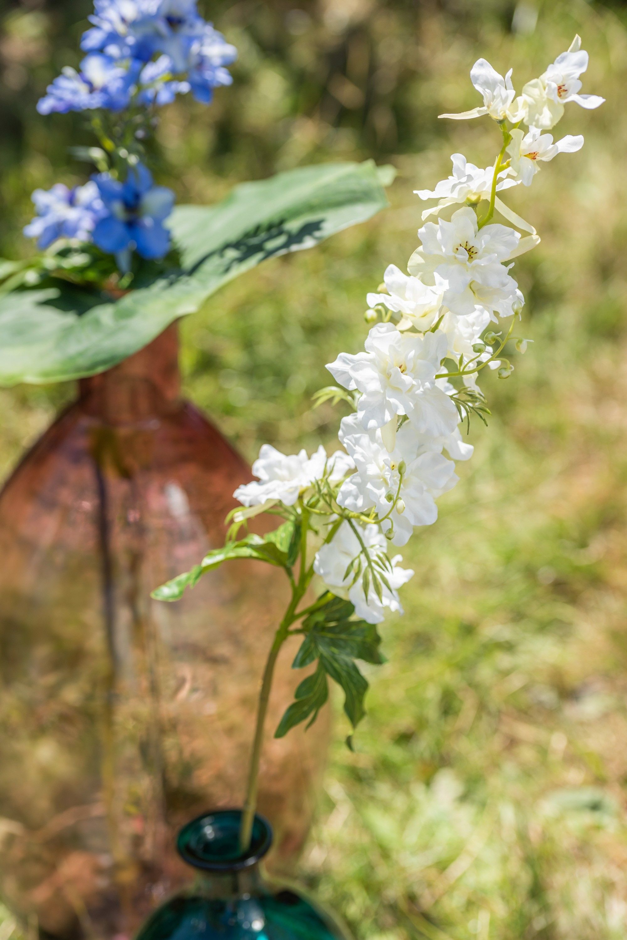 Dekorace umělá bílá květina Delphinium white - 10*10*94 cm J-Line by Jolipa - LaHome - vintage dekorace