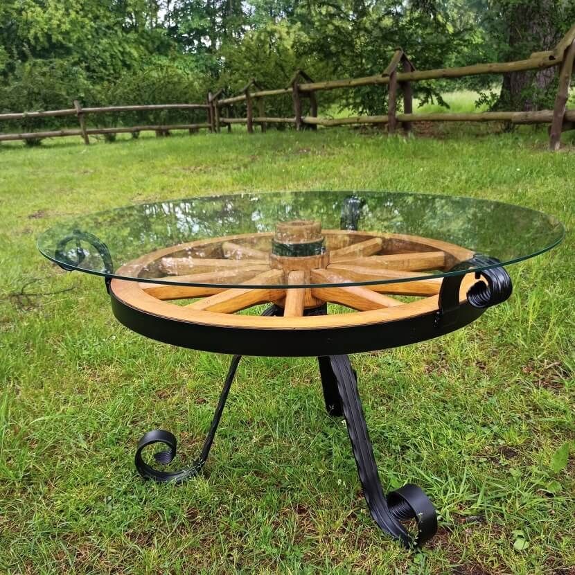 Dřevěný konferenční stolek z loukoťového kola - Osvětlení.com