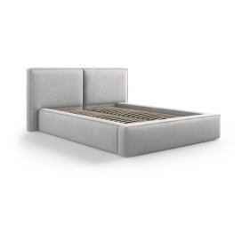 Světle šedá čalouněná dvoulůžková postel s úložným prostorem a roštem 140x200 cm Arendal – Cosmopolitan Design