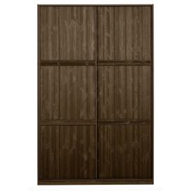 Hnědá šatní skříň z borovicového dřeva s posuvnými dveřmi 139x215 cm Katoi – BePureHome