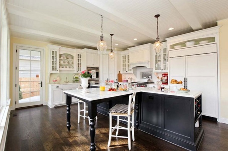 Kuchyně sdřevěnou podlahou - 