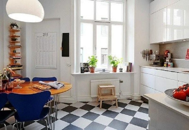 Skandinávská kuchyně s černobílou dlažbou - 