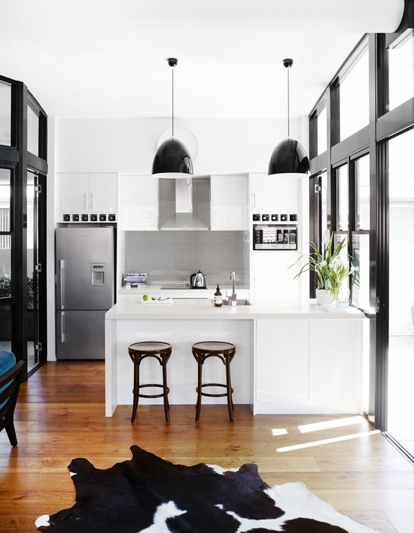 Kuchyně s dřevěnou podlahou - 