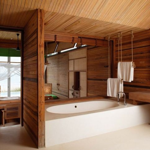 Dřevěné obklady v koupelně