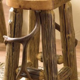 Barová židle z přírodního dřeva