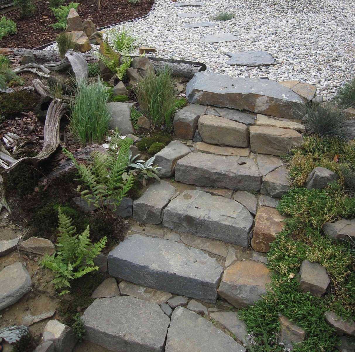 Kamenné schody - Realizace zahrad Krajíčková