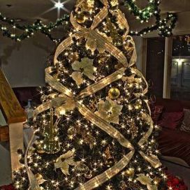 Zlatý vánoční stromeček
