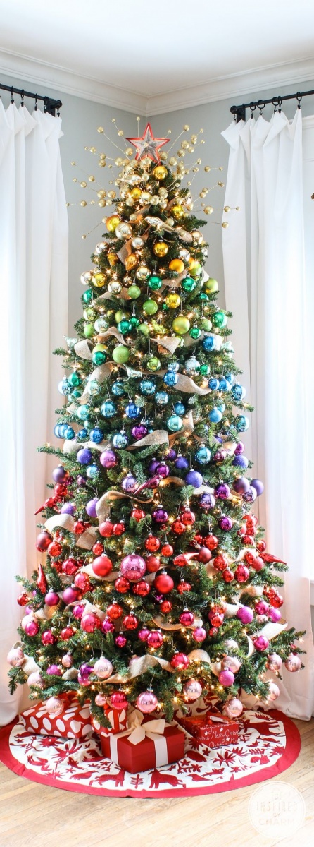 Vánoční stromek mnoha barev - 