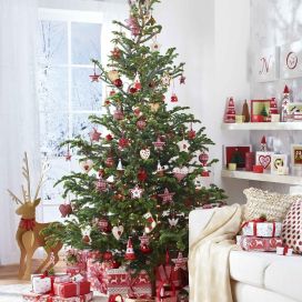 Vánoční stromeček s látkovými ozdobami