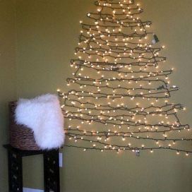 Vánoční stromeček ze světelného řetězu