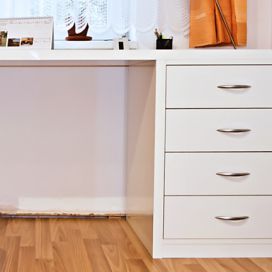 Reference - domácí pracovna Komandor – výrobce vestavěných skříní a kvalitního nábytku na míru