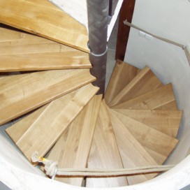 Dřevěné schody a schodiště - fotogalerie - Fotogalerie - Truhlářství Miček  Truhlářství Miček 