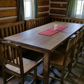 Jídelní stůl a židle z masivu Truhlářství Miček 