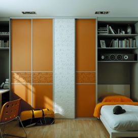 studentský pokoj v kombinaci oranžové a bílé barvy
