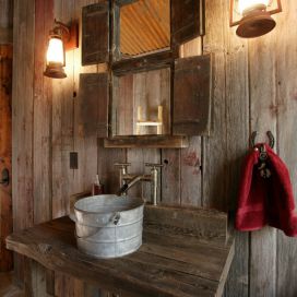 Venkovní dřevěná koupelna Marcela  Sirotka