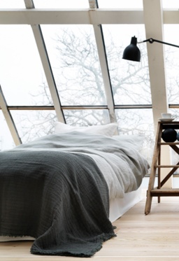 postel pod okny Marcela  Sirotka