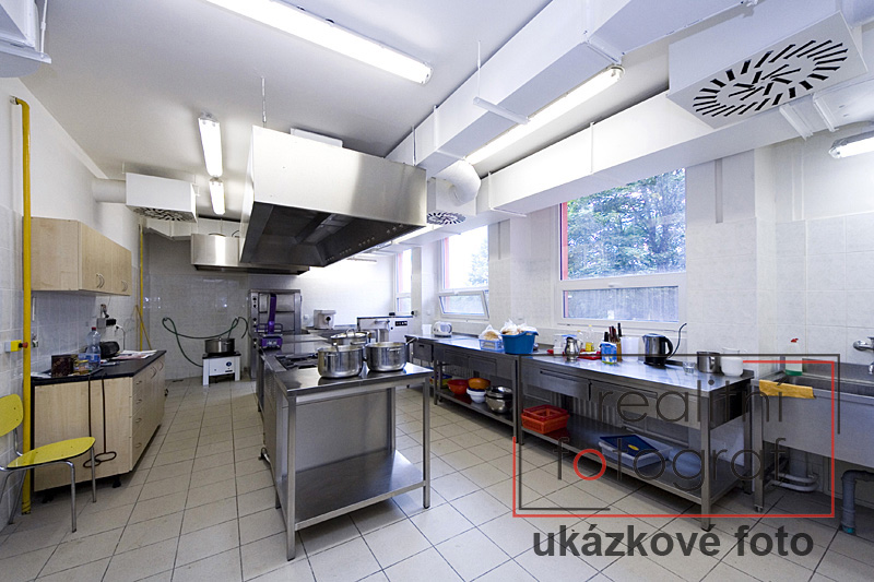 Školní kuchyně - Realitní Fotograf