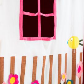 Detsky pokoj v podkroví zaves s okynkem