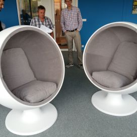 Kancelář - odpočinková zóna s Ball chair