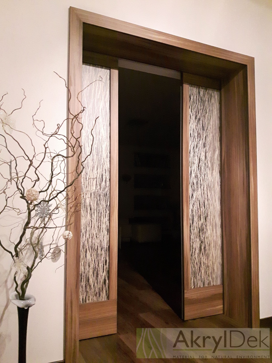 Posuvné dveře v přírodním stylu - AkrylDek s.r.o.